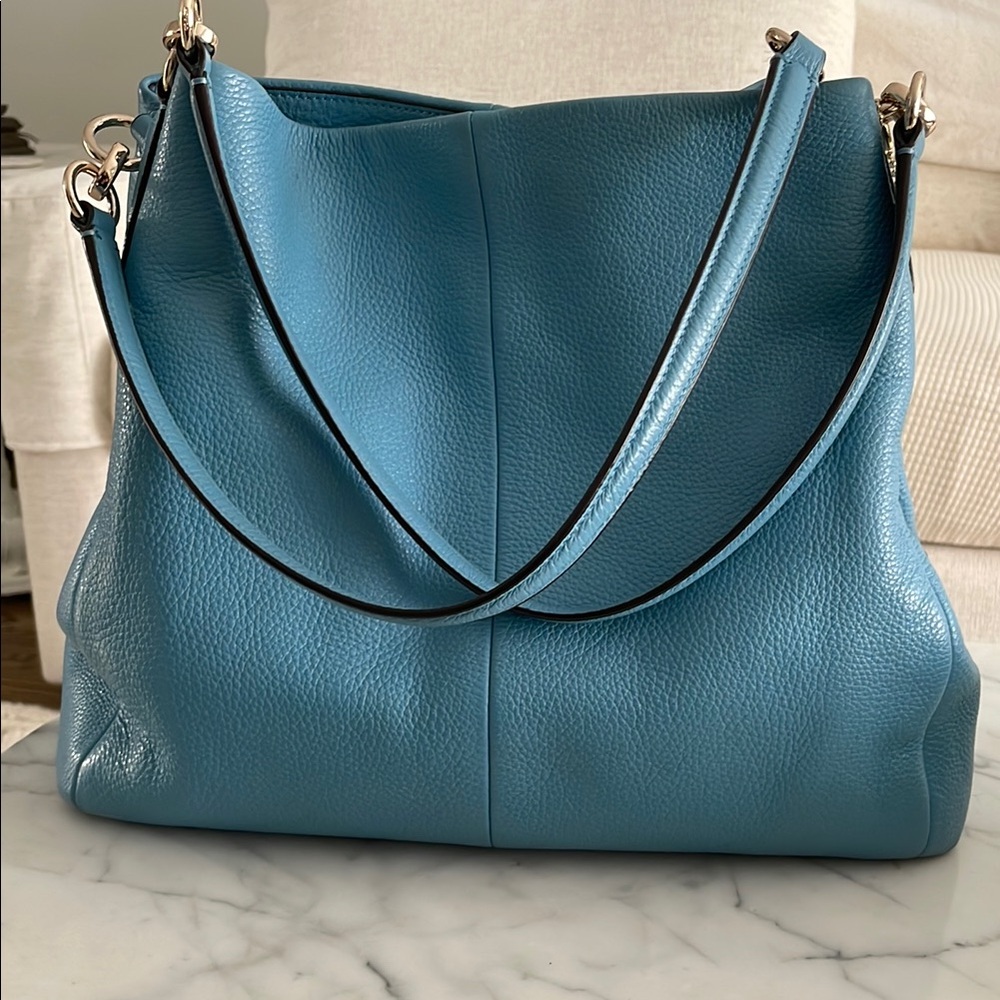 Coach handbag multi section /pockets (like new)